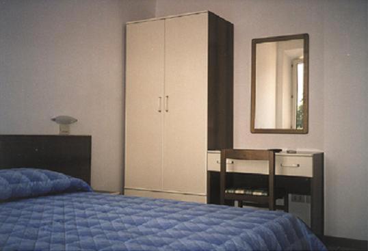 Bed & Breakfast Bompadre Civitanova Marche Rum bild